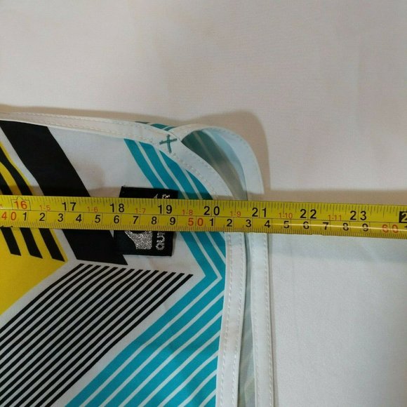 Quick Silver Size 32 Green Yellow Blue Board Shorts - Picture 11 of 12